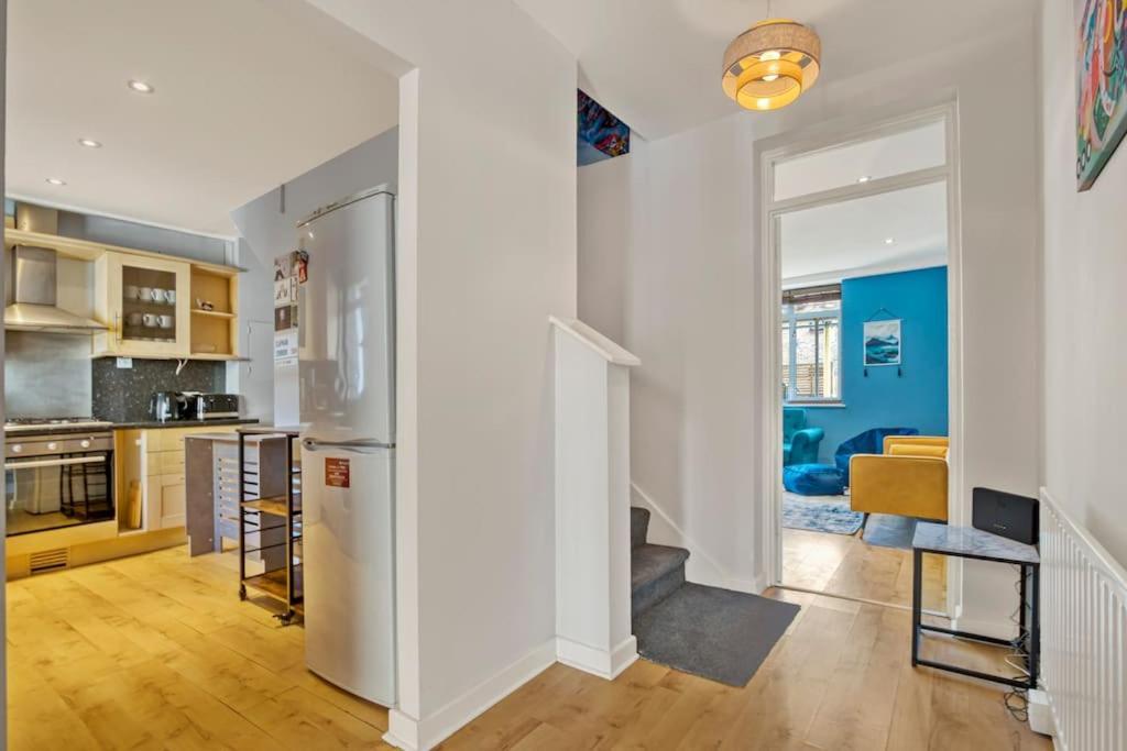 Lovely 3-Bed Clapham Common Лондон Екстер'єр фото